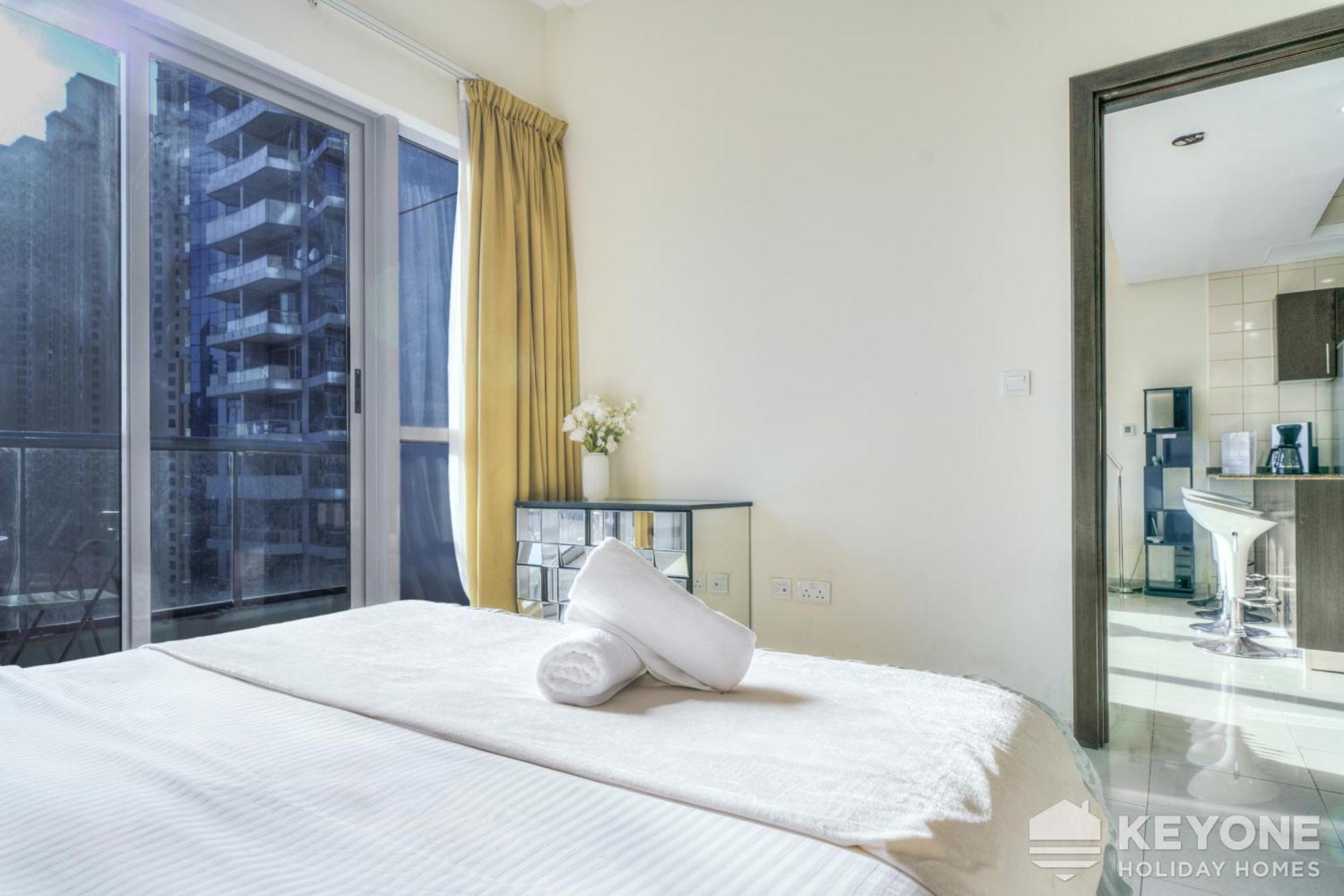 Contemporary One Bedroom With Full Marina View Апартаменты *