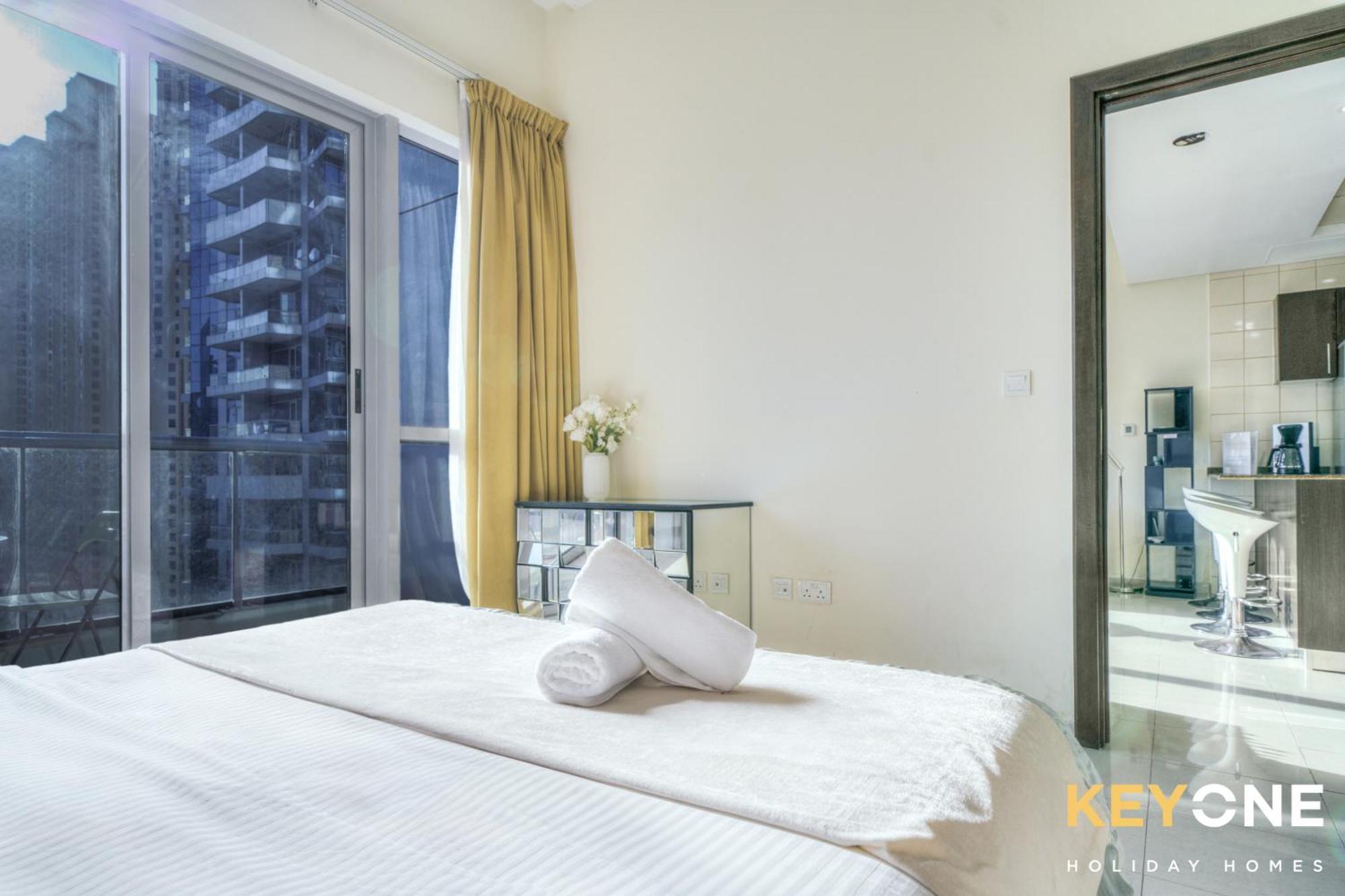 Contemporary One Bedroom With Full Marina View Апартаменты *