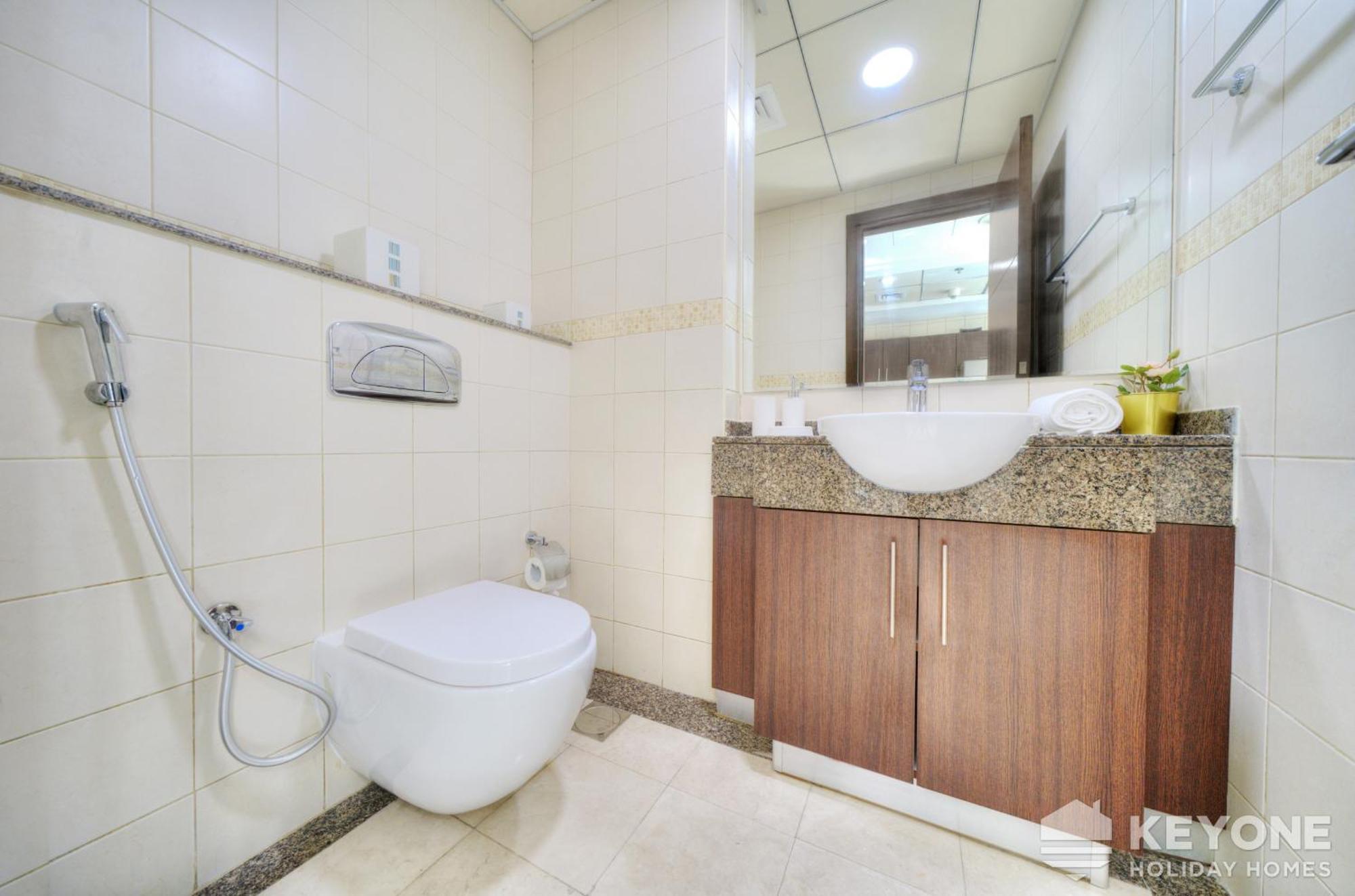 Contemporary One Bedroom With Full Marina View شقة *